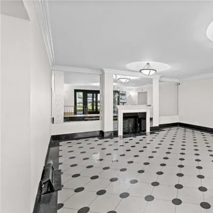Image 2 - 105-02 67th Drive, New York, NY 11375, USA - Apartment for sale