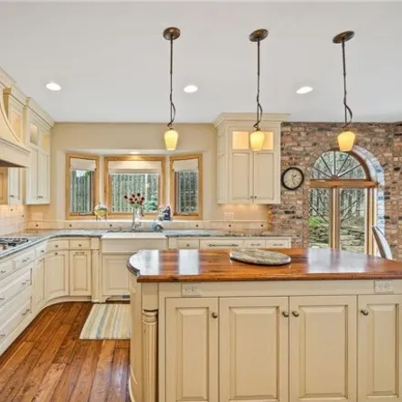 Image 3 - 498 Far Hill Court, Wayzata, MN 55391, USA - House for sale