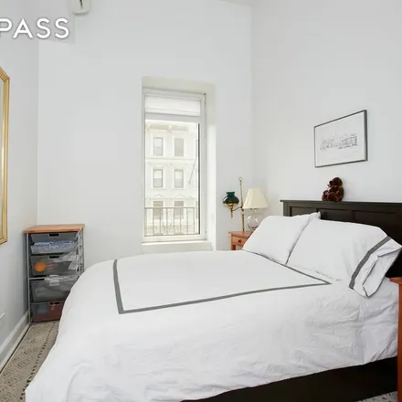 Rent this 3 bed apartment on 1302 Madison Avenue in New York, NY 10128