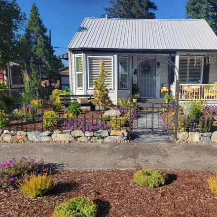 Buy this 3 bed house on 307 Northwest C Street in Grants Pass, OR 97526