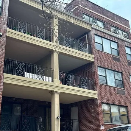 Buy this 2 bed condo on 71-17 162nd St Unit 2E in Fresh Meadows, New York
