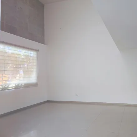 Rent this studio house on Avenida Cañada de Mariches 404 in Cañada Del Refugio 1a Seccion, 37358 León