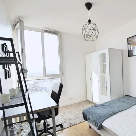 Rent this 4 bed room on 176 Boulevard de Charonne in 75020 Paris, France
