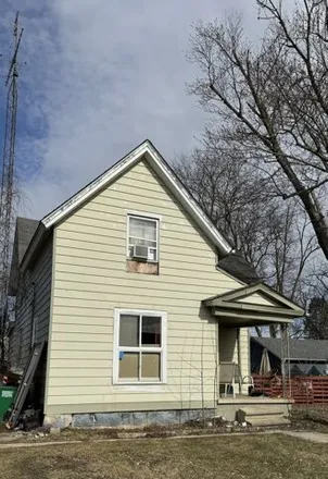 Buy this 4 bed house on 429 West Washington Street in Harvard, IL 60033