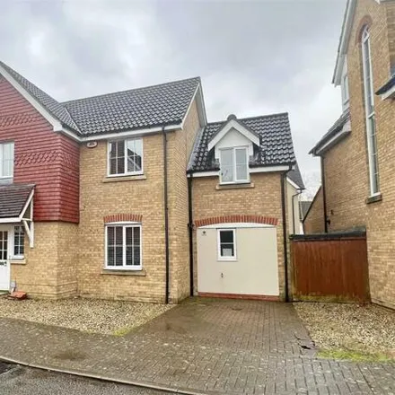 Buy this 3 bed house on Grantham Avenue in Great Notley, CM77 7FZ