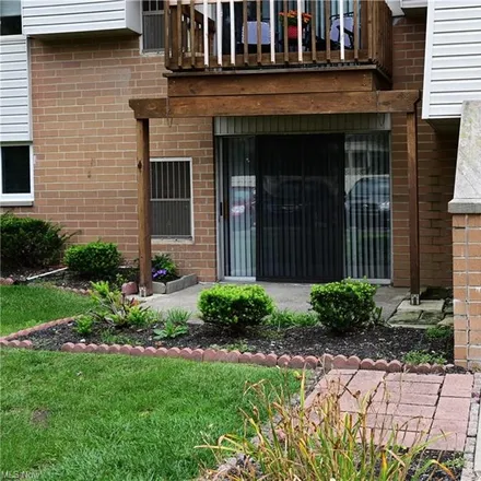 Image 2 - 27345 Westown Boulevard, Westlake, OH 44145, USA - Condo for sale