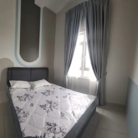 Rent this 3 bed apartment on O.W.Gigi Dental Titiwangsa in Lorong 1, Sentul