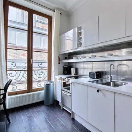 Image 7 - 10 bis Rue Bailleul, 75001 Paris, France - Apartment for rent