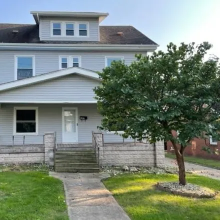 Buy this 3 bed house on 223 East Main Street Southeast in Girard, OH 44420