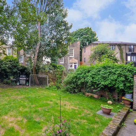 Rent this 2 bed apartment on Caledonian Road in London, N1 9RE