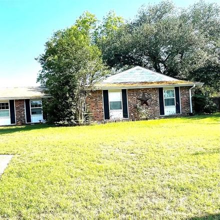 Rent this 3 bed house on 916 La Villeta Street in Mexia, TX 76667