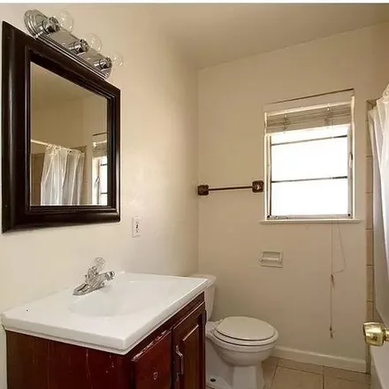 Image 7 - 592 West Hammond Avenue, Fresno, CA 93728, USA - Apartment for rent