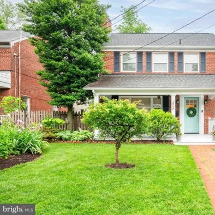 Buy this 3 bed house on Russell Road in Alexandria, VA 22301