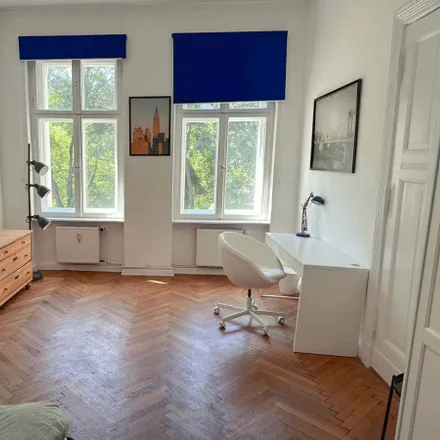 Rent this 3 bed room on Paul-Lincke-Ufer 35 in 10999 Berlin, Germany