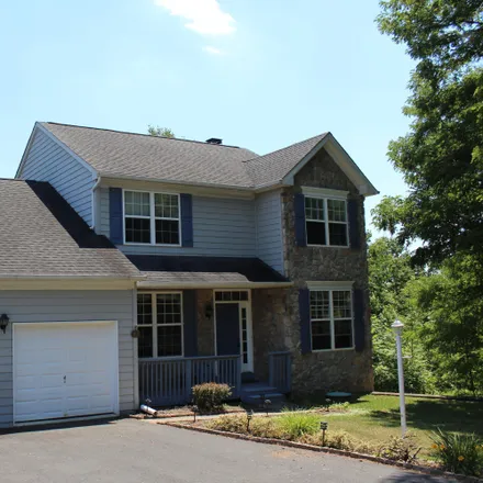 Rent this 3 bed house on Upper Ridge View Drive in Smithfield Township, PA 18302