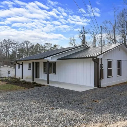 Image 3 - 383 Tanasi Drive, Cocke County, TN 37821, USA - House for sale