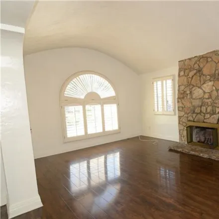 Image 5 - 1545 West 81st Street, Los Angeles, CA 90047, USA - House for sale
