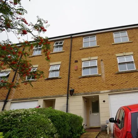 Rent this 5 bed townhouse on unnamed road in Stoke Gifford, BS16 1WF