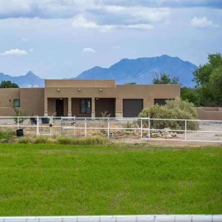 Buy this 5 bed house on Snow Road in Mesilla, Doña Ana County