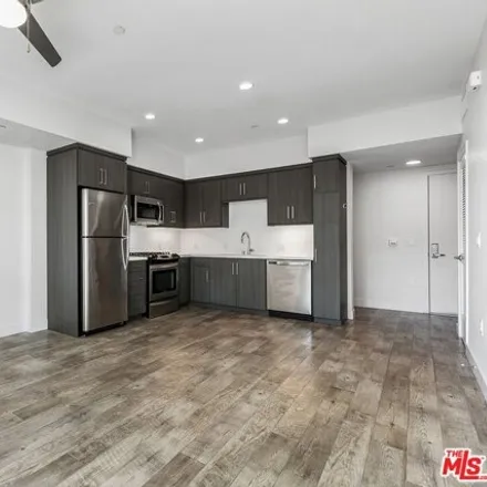 Image 2 - Cobalt Apartments, 10601 Washington Boulevard, Culver City, CA 90232, USA - House for rent