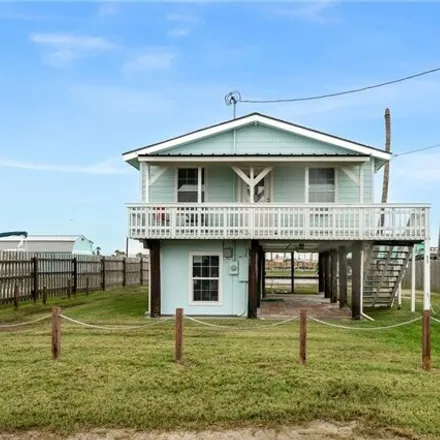 Buy this 2 bed house on 673 Copano Cove Road in Aransas County, TX 78382