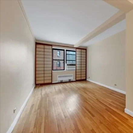 Image 6 - 83-75 Woodhaven Boulevard, New York, NY 11421, USA - Apartment for sale