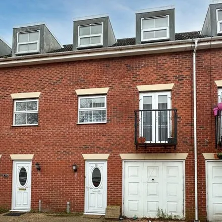 Buy this 3 bed townhouse on Cobholm and Lichfield Health and Resource Centre in Pasteur Road, Gorleston-on-Sea