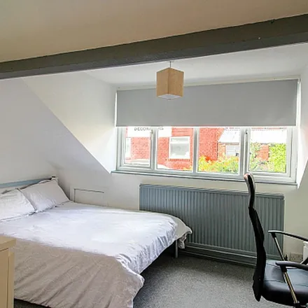 Image 9 - Barnardo's, Abbeydale Road, Sheffield, S7 1FQ, United Kingdom - Apartment for rent