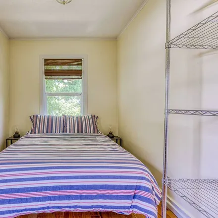 Rent this 1 bed house on Bingen