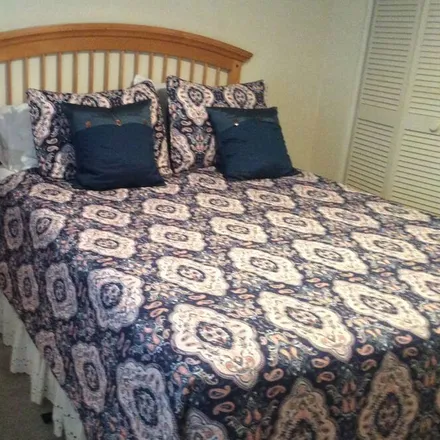 Rent this 2 bed condo on Bradenton