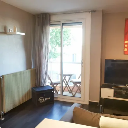 Rent this 1 bed apartment on Résidence Le Lincoln in Rue de Corse, 34500 Béziers