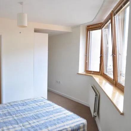 Image 3 - Balmoral House, Cathedral Walk, Bristol, BS1 5LN, United Kingdom - Apartment for rent