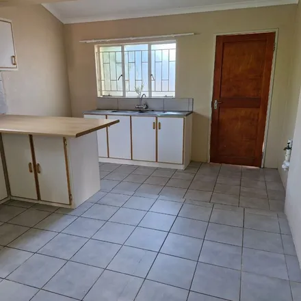 Image 8 - Camp Street, ǁKhara Hais Ward 8, Upington, 8801, South Africa - Apartment for rent