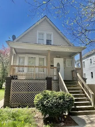 Buy this 4 bed house on 6730 South Elizabeth Street in Chicago, IL 60636