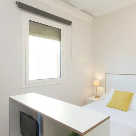 Rent this studio apartment on Carrer dels Enamorats in 1, 08013 Barcelona