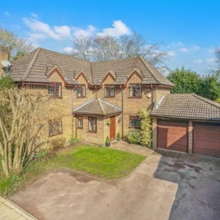 Image 1 - The Spinneys, Tylers Green, HP10 8HJ, United Kingdom - House for sale