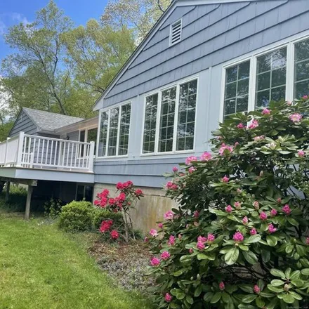 Rent this 3 bed house on 85 Valley Road in North Branford, CT 06471