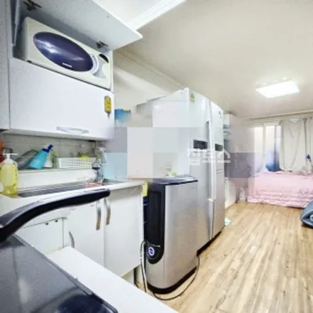 Image 5 - 서울특별시 강남구 신사동 556-15 - Apartment for rent