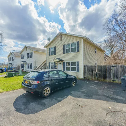 Image 3 - 8 Frisbie Avenue, Mount Hope, City of Albany, NY 12209, USA - Duplex for sale