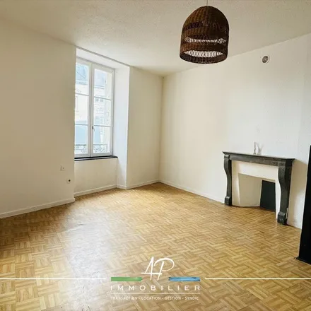 Rent this 3 bed apartment on 7 bis Rue de l'Abreuvoir in 70100 Gray, France