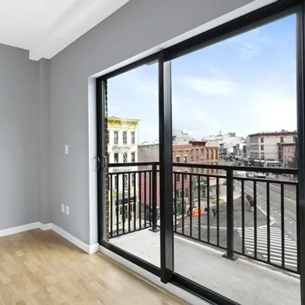 Image 6 - 175 Borinquen Place, New York, NY 11211, USA - Apartment for rent