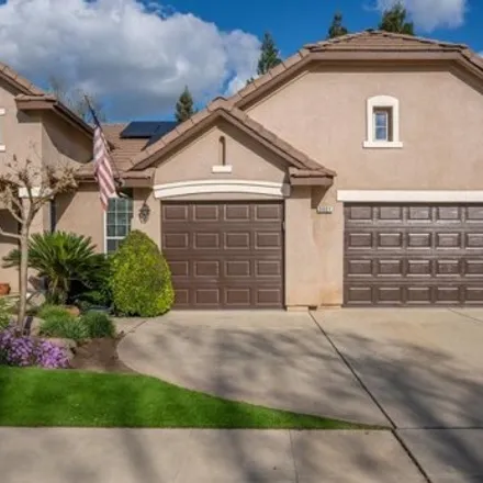 Buy this 3 bed house on 3014 Carson Avenue in Clovis, CA 93611