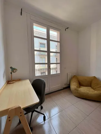 Rent this 7 bed room on Shades World in Carrer de Ferran, 08001 Barcelona