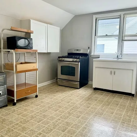 Image 5 - 461 10th Avenue, Paterson, NJ 07514, USA - Apartment for rent