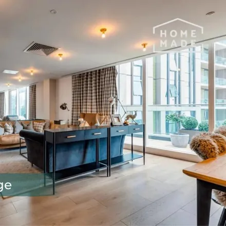 Image 2 - Sirocco Tower, 32 Harbour Way, Canary Wharf, London, E14 9PD, United Kingdom - Apartment for rent