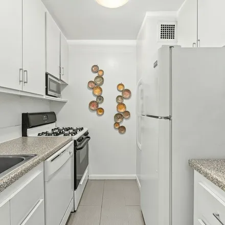 Rent this 1 bed apartment on Continental Towers in 301 East 79th Street, New York