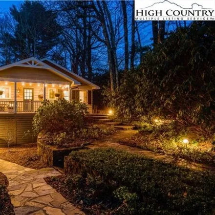 Image 3 - 293 Rickard Drive, Echo Park, Blowing Rock, NC 28605, USA - House for sale