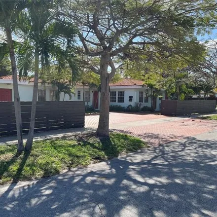 Buy this 1 bed house on 756 Northeast 8th Avenue in Hallandale Beach, FL 33009