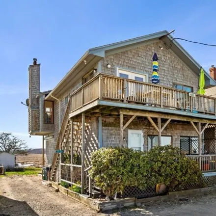 Buy this 6 bed house on 698 Ocean Boulevard in Hampton, Hampton Beach