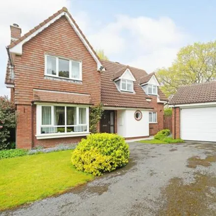 Buy this 5 bed house on Northwick Crescent in Blossomfield, B91 3TU